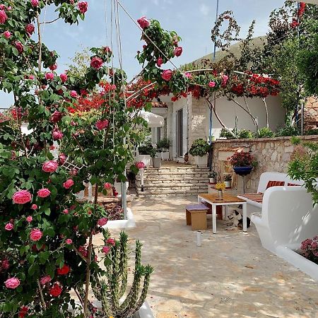 Holiday Home Ali Piqeras Luaran gambar