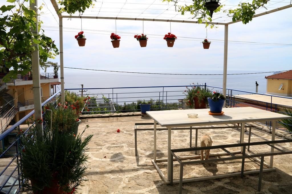Holiday Home Ali Piqeras Luaran gambar