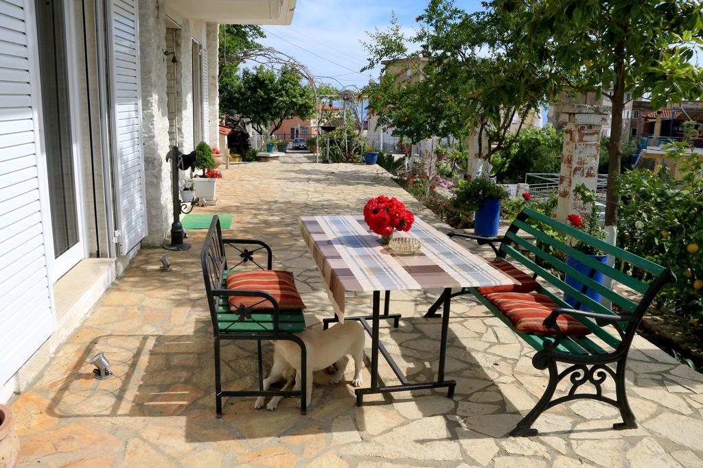 Holiday Home Ali Piqeras Luaran gambar