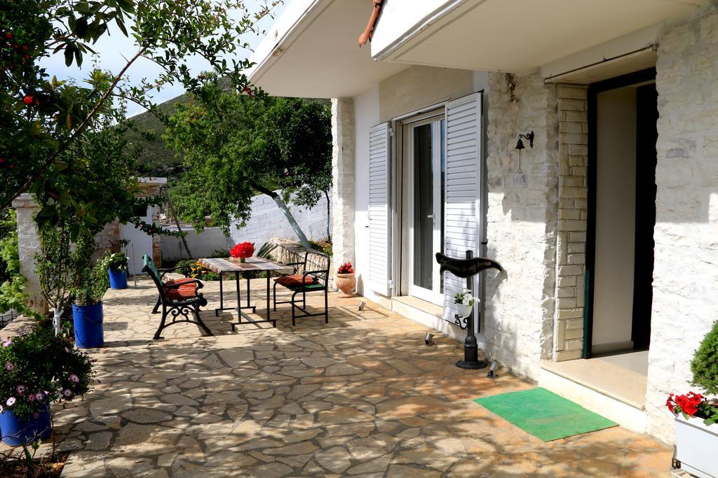 Holiday Home Ali Piqeras Luaran gambar