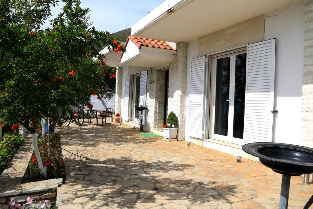 Holiday Home Ali Piqeras Luaran gambar